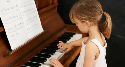 Занятия музыкой дают преимущество в развитии мозга